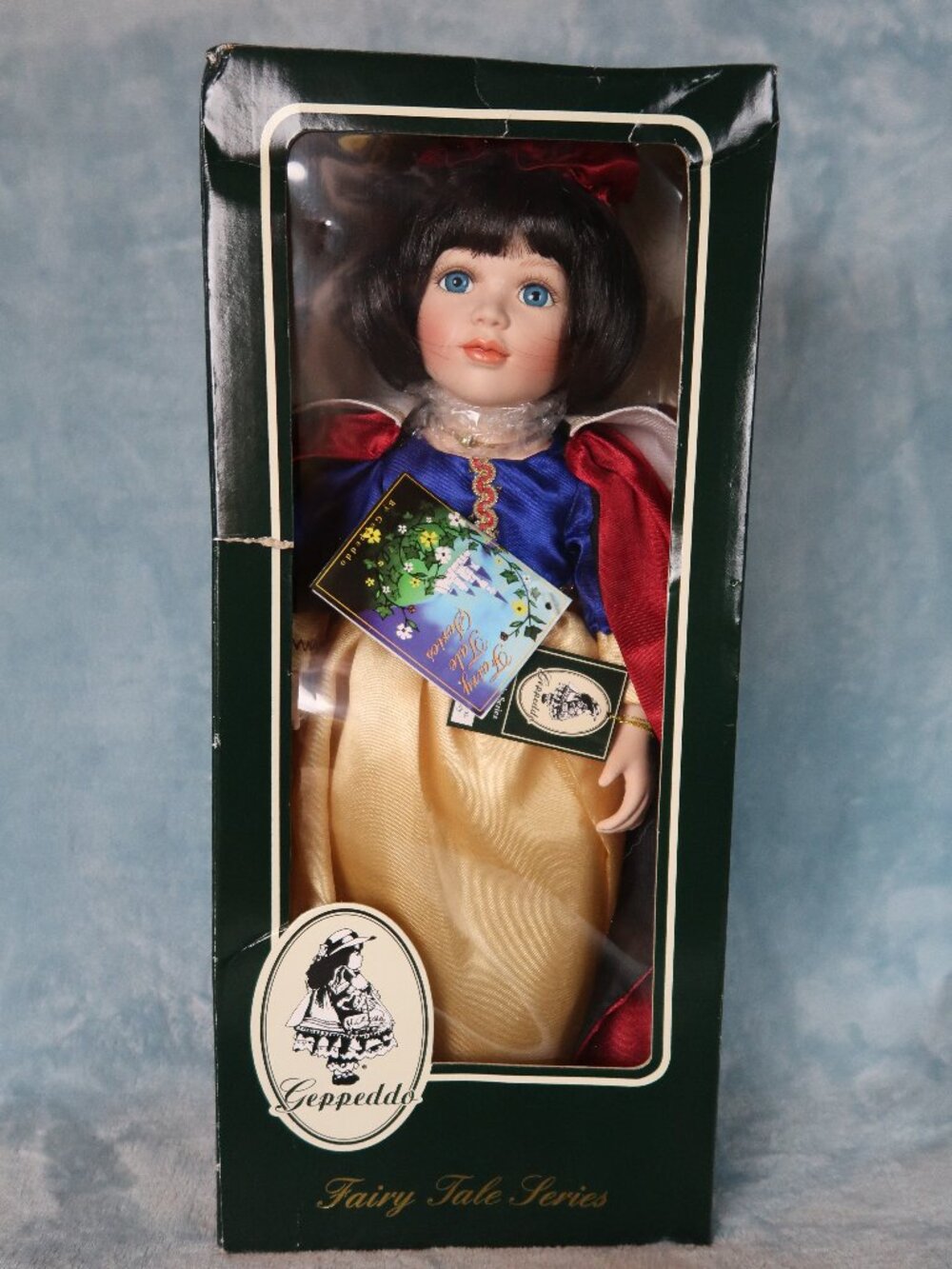 SNOW WHITE - "FAIRY TALES SERIES" - 17" GEPPEDDO DOLL COLLECTION- NEW IN BOX